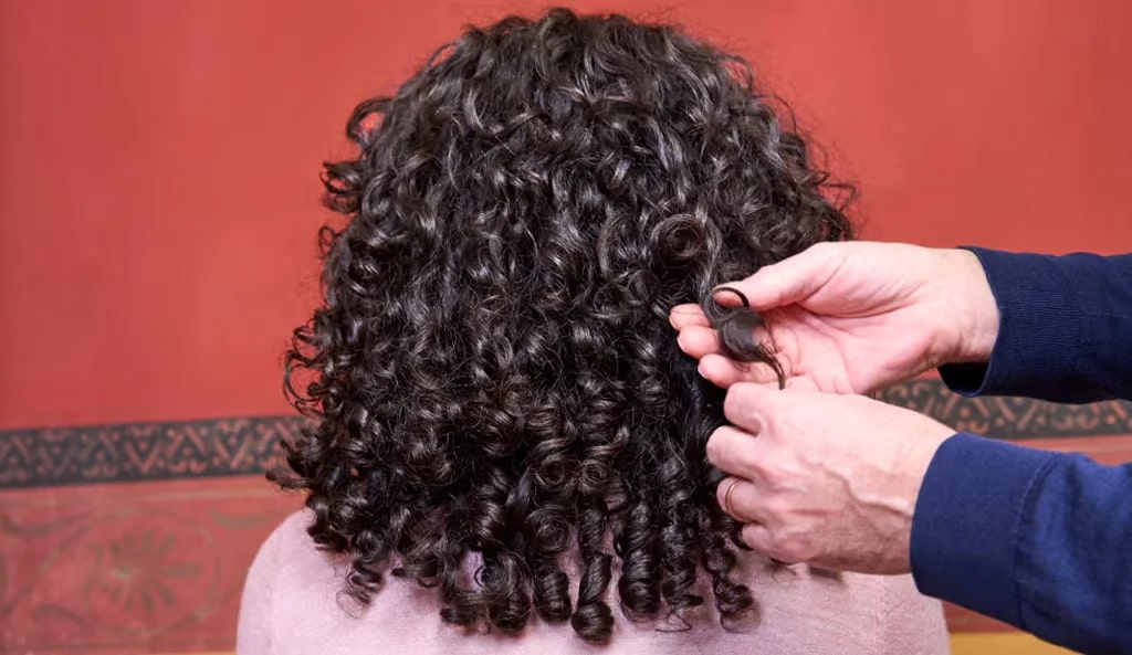 How to Diffuse Curly Hair for Gorgeous, Defined Curls